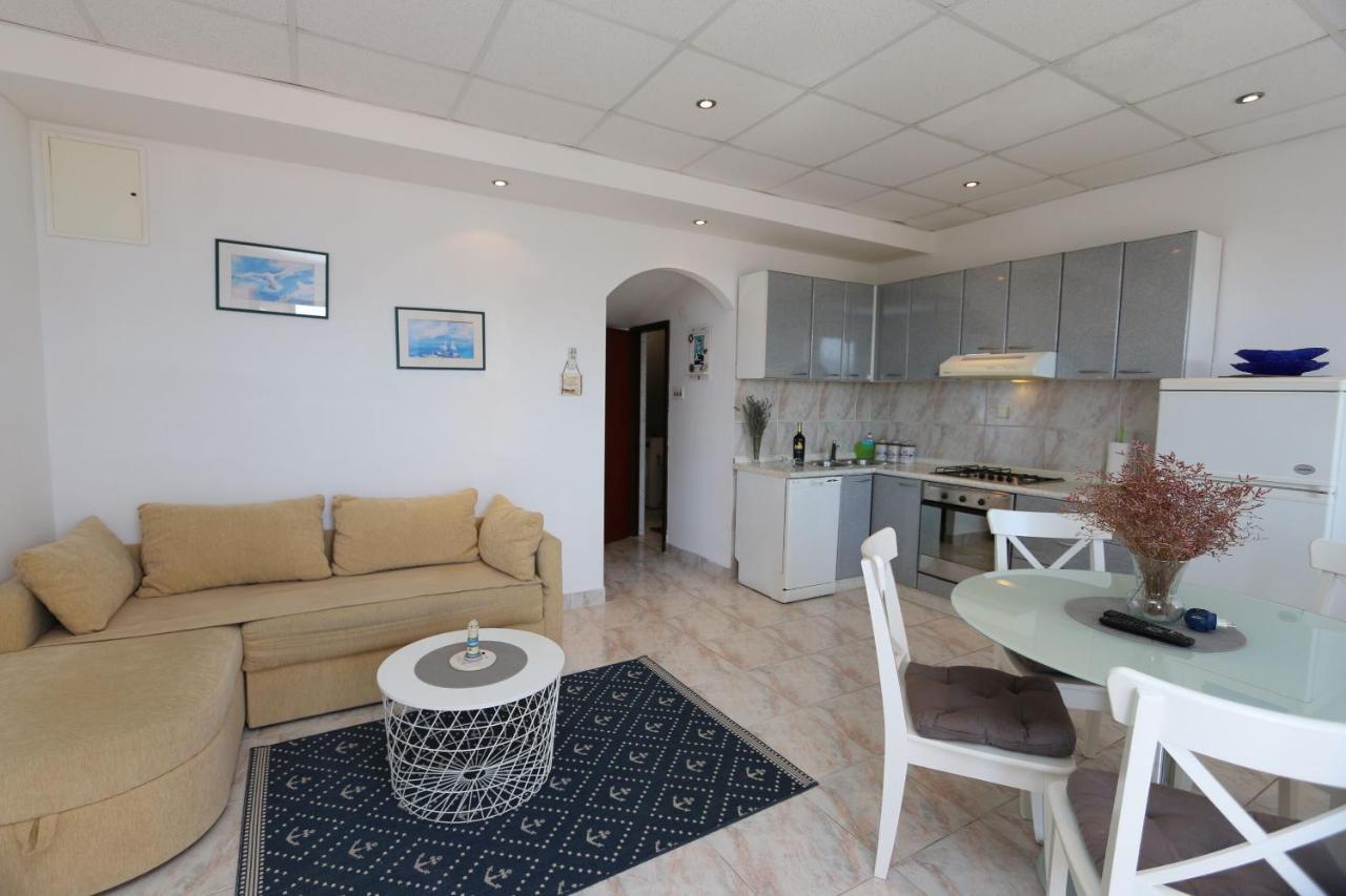 Apartment Lidija Šilo Eksteriør bilde