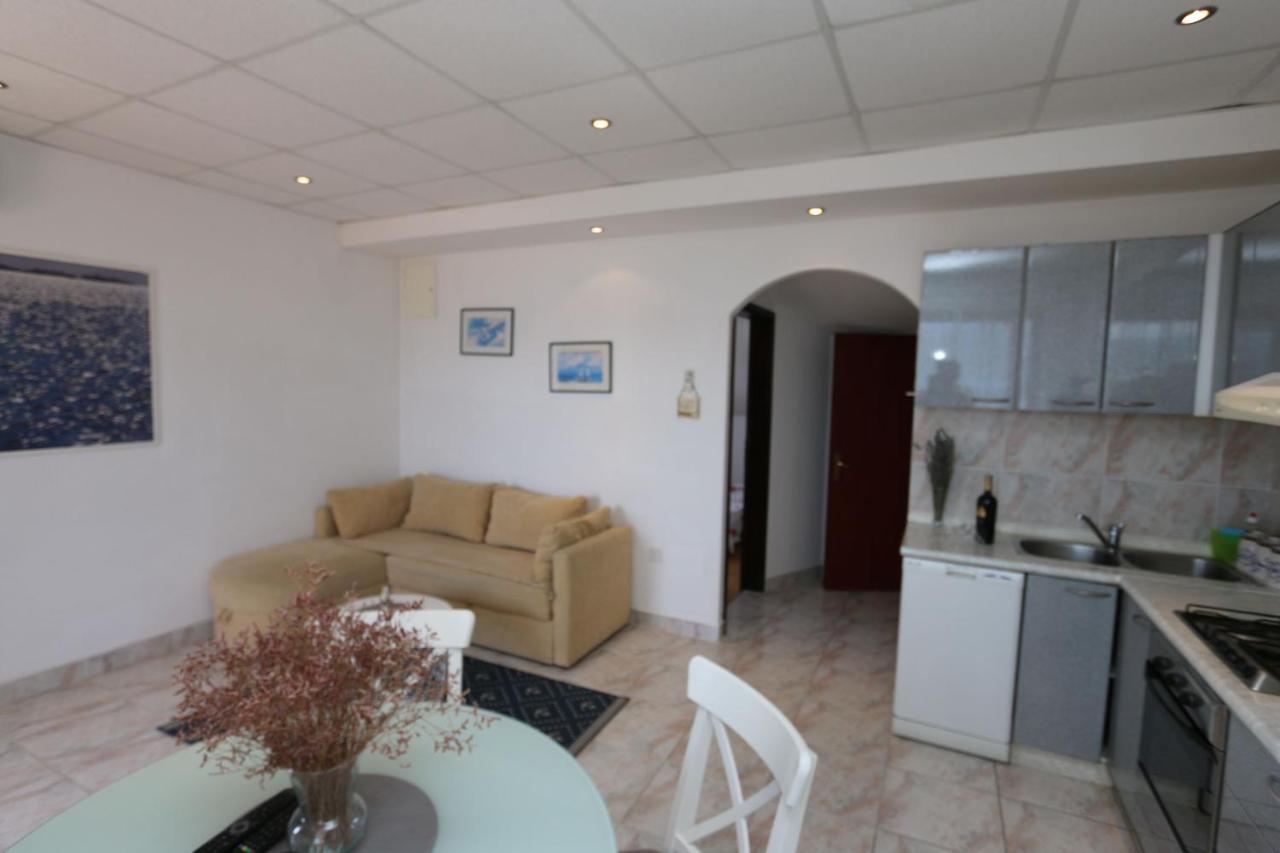 Apartment Lidija Šilo Eksteriør bilde