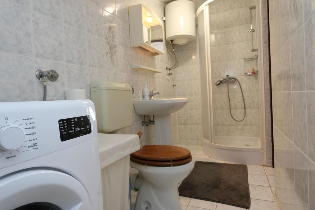 Apartment Lidija Šilo Eksteriør bilde