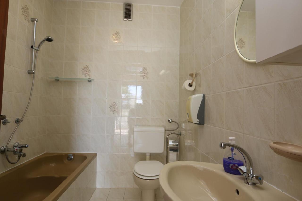 Apartment Lidija Šilo Eksteriør bilde