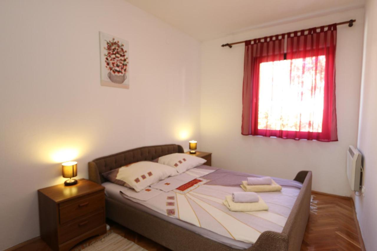 Apartment Lidija Šilo Eksteriør bilde