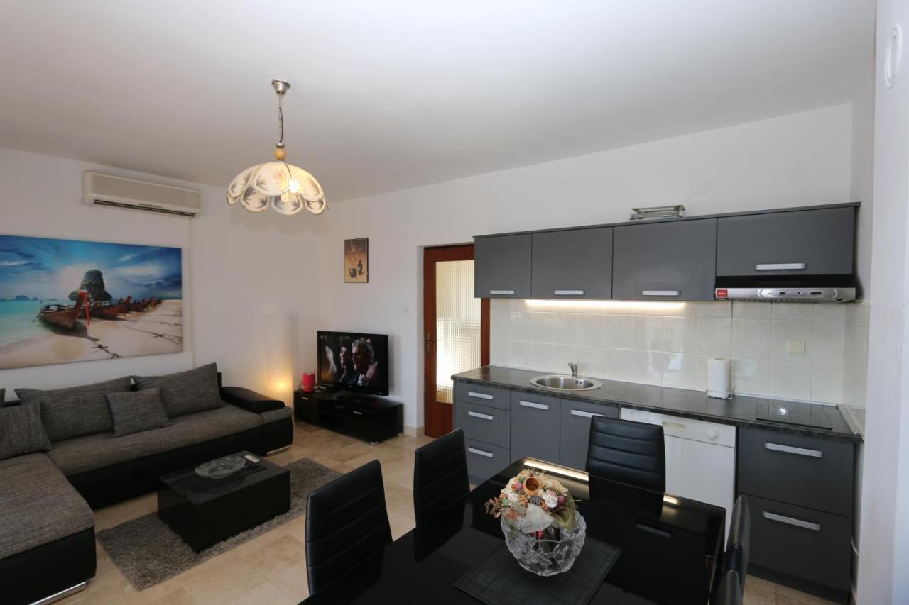 Apartment Lidija Šilo Eksteriør bilde