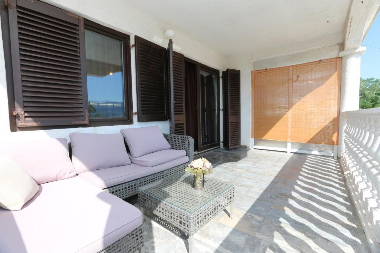 Apartment Lidija Šilo Eksteriør bilde
